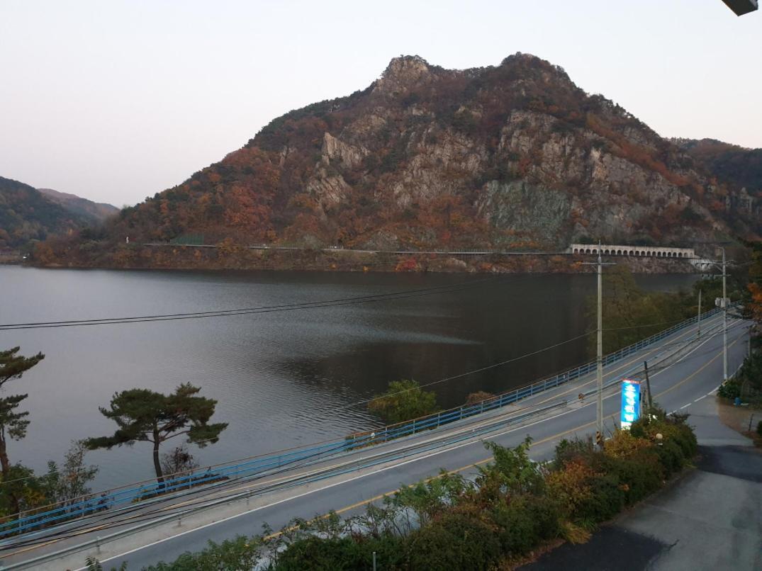 Lahoya Pension Chuncheon Exterior foto